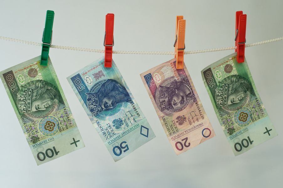 Jak rozpoznać fałszywe pieniądze