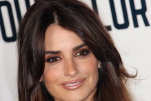 Penelope Cruz w krótkich włosach na okładce Vogue