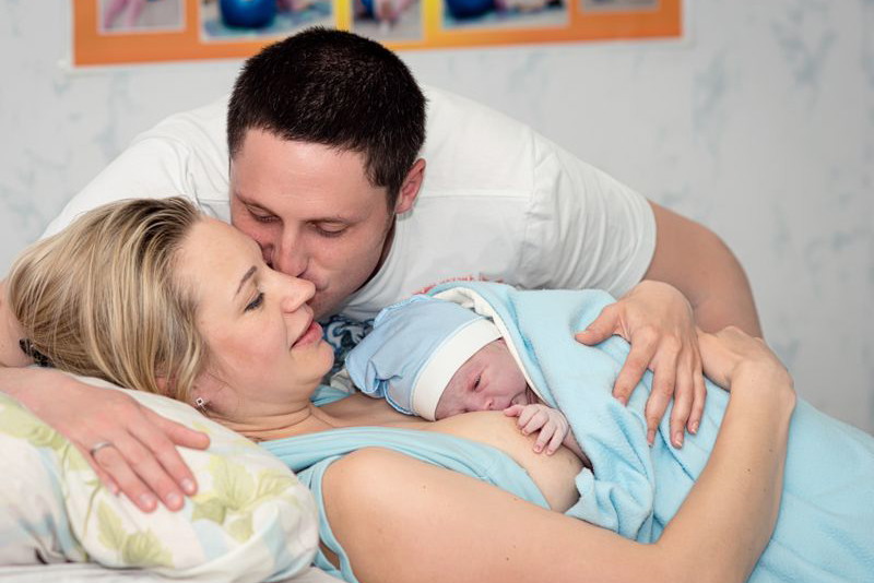 Poród rodzinny - zalety i wady porodów rodzinnych