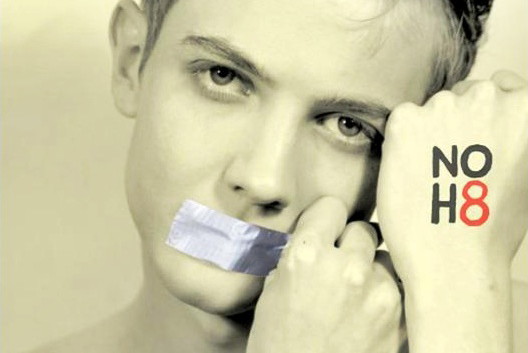 NOH8 - Mateusz Pirszel i Polska przeciwko dyskryminacji