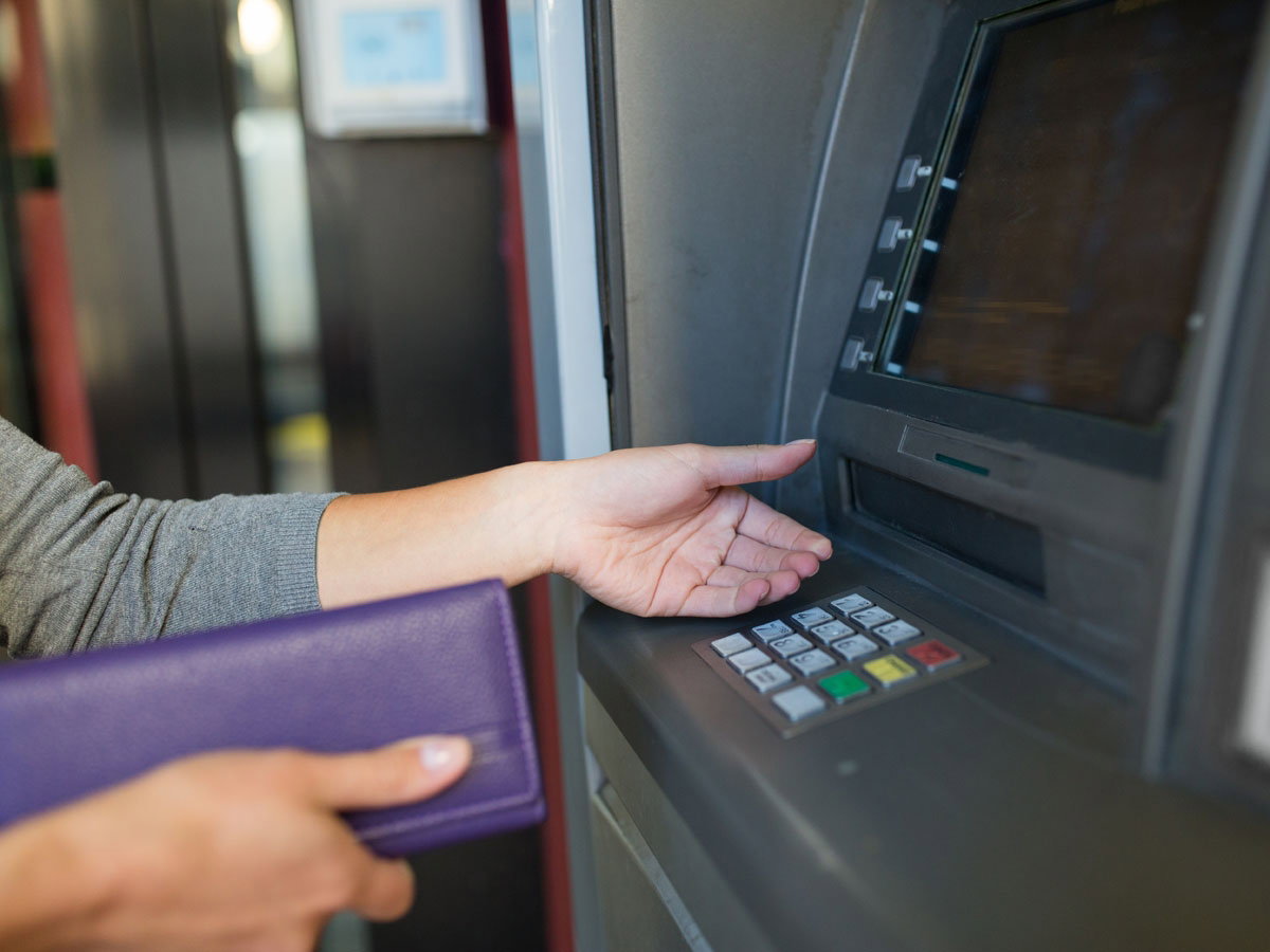 Bank, karta płatnicza, bankomat