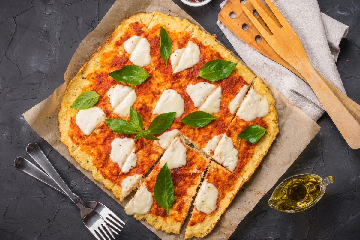 Pizza na spodzie z kalafiora