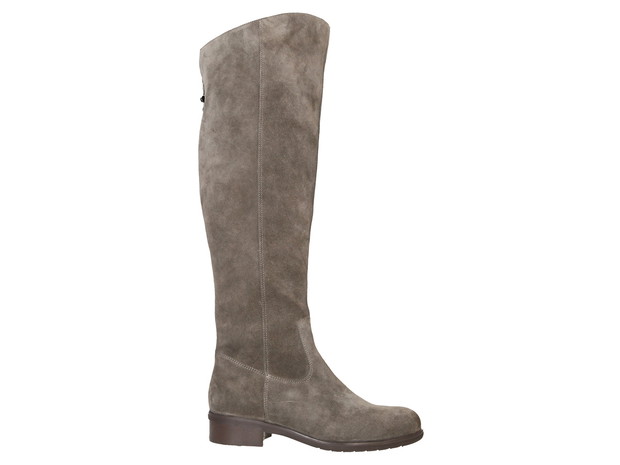 Zamszow buty w wysoką cholewką CCC, cena ok. 349 zł 