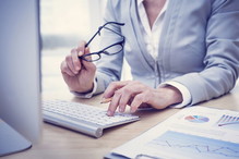 Zwolnienie pracownika bez obowiązku świadczenia pracy