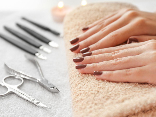 manicure-kombinowany-na-czym-polega-jak-zrobic-krok-po-kroku-2502873-ede8f5e