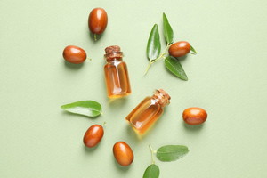 olej jojoba na włosy