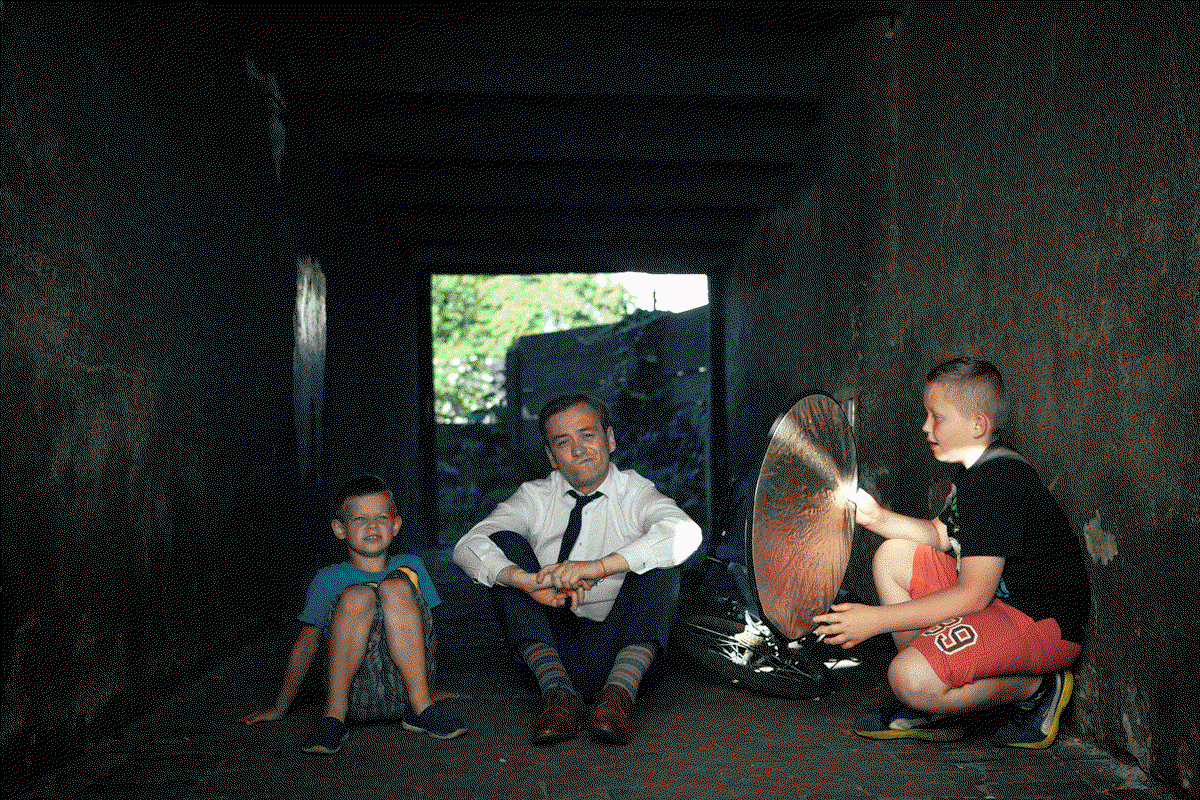 Robert Biedroń z dzieciakami w Słupsku