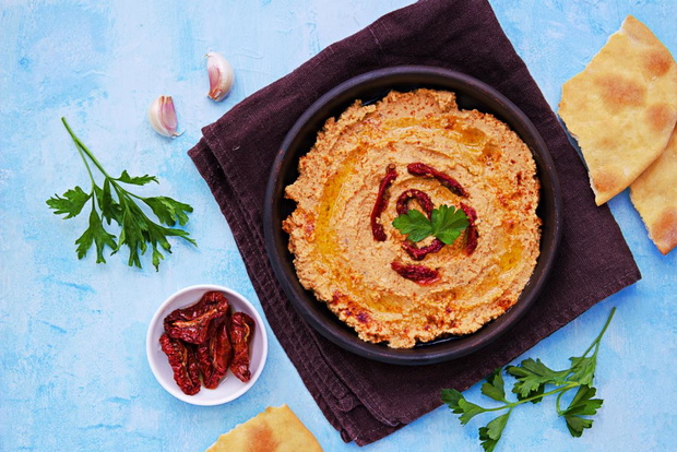 hummus-z-suszonymi-pomidorami-2476302-0211319