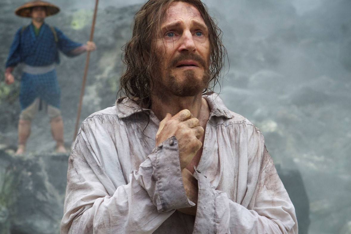 Liam Neeson - kadr z filmu "Milczenie (2016)