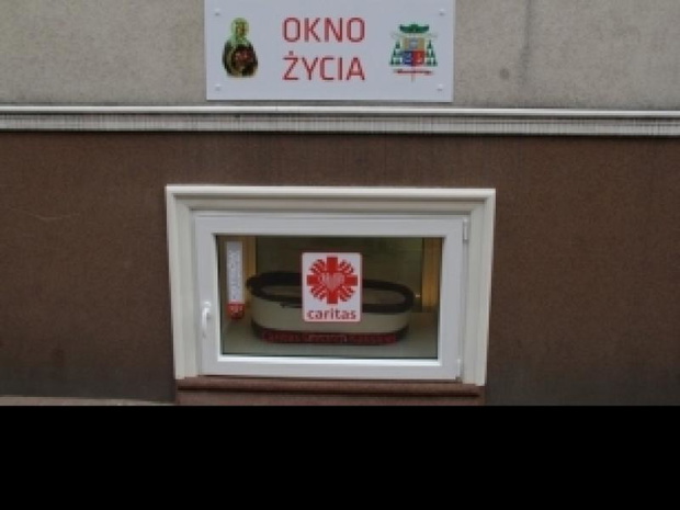noworodek-okno-zycia-adopcja-2340132-9b31a29