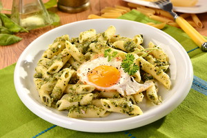 Penne ze szpinakowym sosem