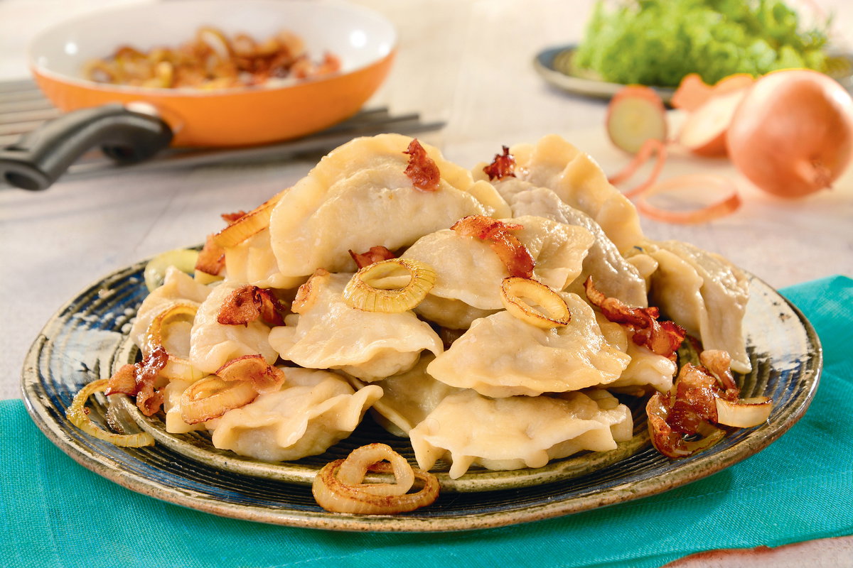 Pierogi z mięsem i pieczarkami