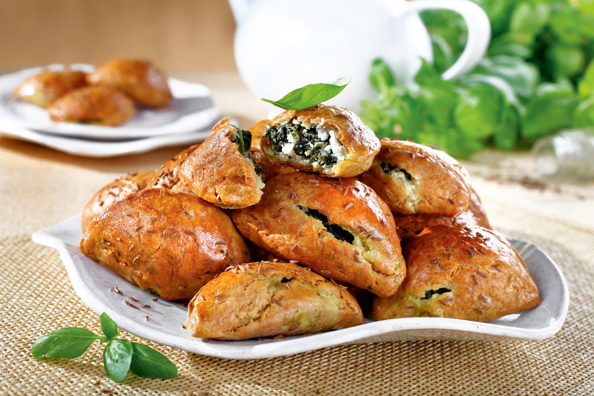 Pieczone pierogi ze szpinakiem i fetą