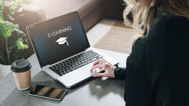kobieta-e-learning-2421404-babec5d