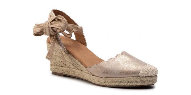 espadryle-na-koturnie-w-stylu-kasi-cichopek-2457733-061a97c