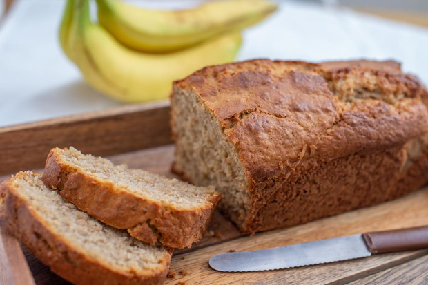 klasyczny-bezglutenowy-chlebek-bananowy-2479345-d03f235