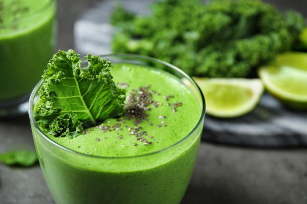 smoothie-z-jarmuzem-i-bananem-2479707-7919ee6