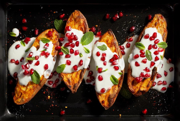 pieczone-warzywa-korzeniowe-z-tahini-2480378-b127dc9