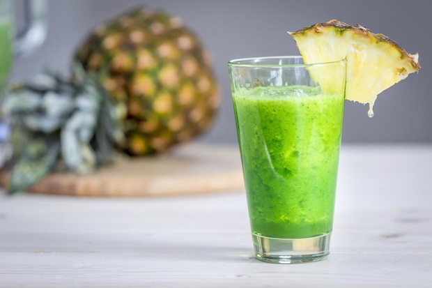 zielone-smoothie-z-ananasem-2480481-69807ff