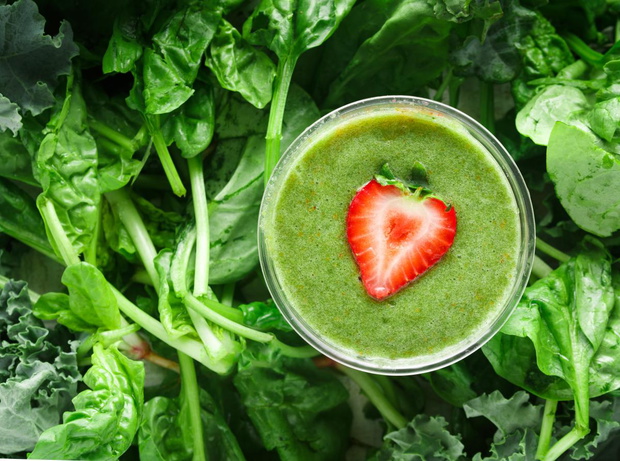 zielone-smoothie-truskawkowe-2480483-dd7060d