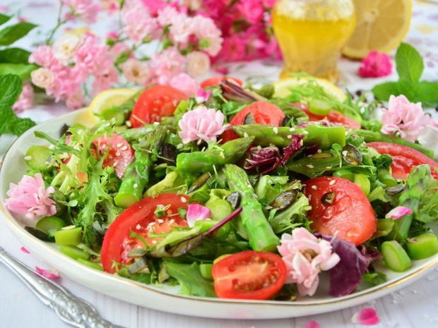 szparagi-na-surowo-salatka-2484105-a3fee2b