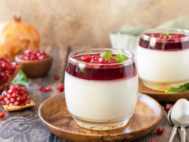 desery-z-granatem-ala-panna-cota-2490942-27fcf78