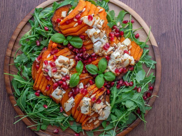 salatka-na-halloween-z-pieczonym-batatem-2489821-27c3db4