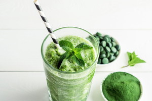 spirulina - koktajl na włosy, skórę i płaski brzuch