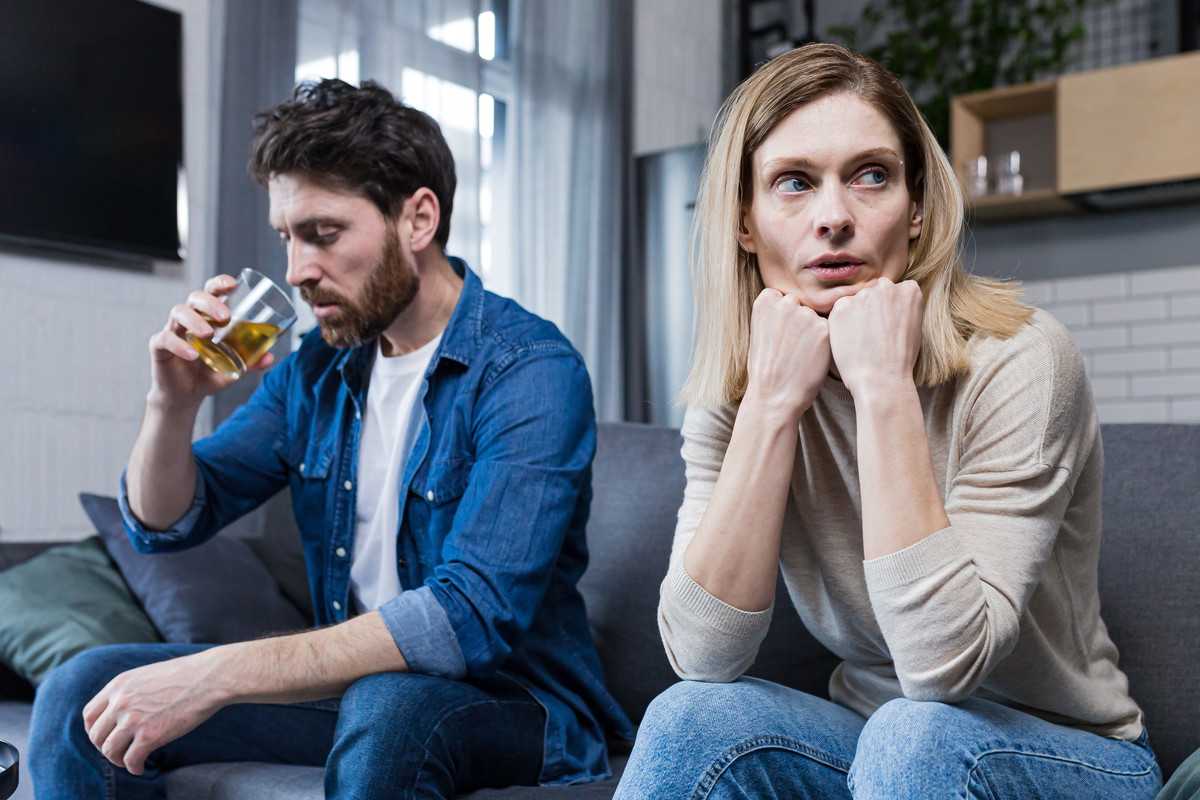 Problemy w związku, alkoholizm, kłótnia