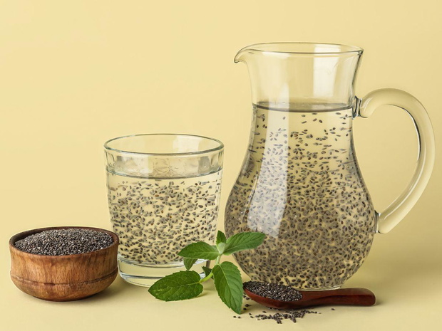 chia-na-wlosy-efekty-jak-stosowac-szalwie-hiszpanska-na-wlosy-olej-z-nasion-chia-na-wlosy-2502186-6d2d72e