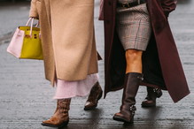 Modne buty damskie na sezon jesień-zima 2023/2024: największe trendy obuwnicze