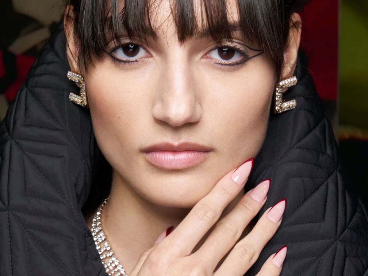 Modne paznokcie na jesień 2023 - najpiękniejsze kolory i wzory, trendy w manicure