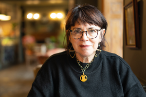 pewna siebie kobieta
