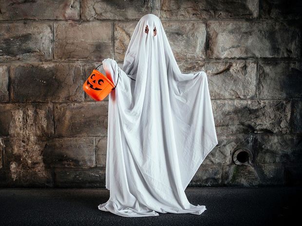 przebranie-na-halloween-2023-diy-kostium-ducha-2505014-adda092