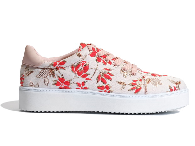 Sneakersy w kwiaty Reserved, cena ok. 99 zł