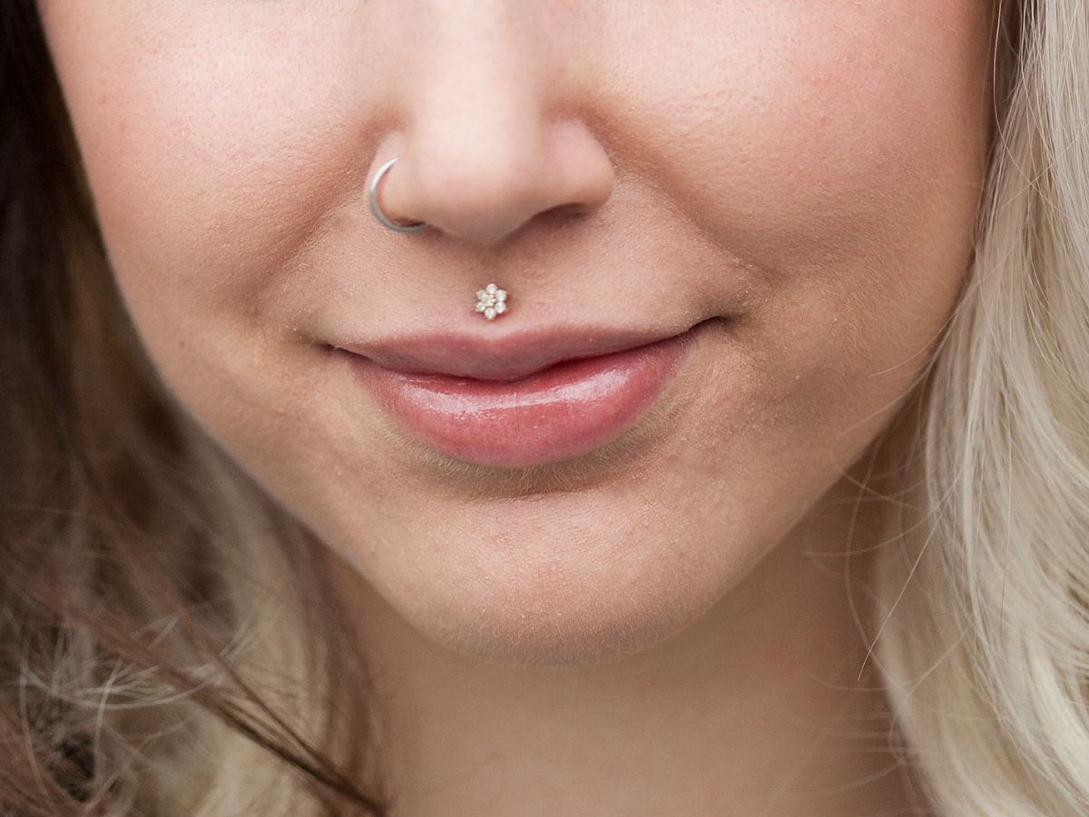 Medusa piercing: co to jest, czy boli, gojenie, wady, cena
