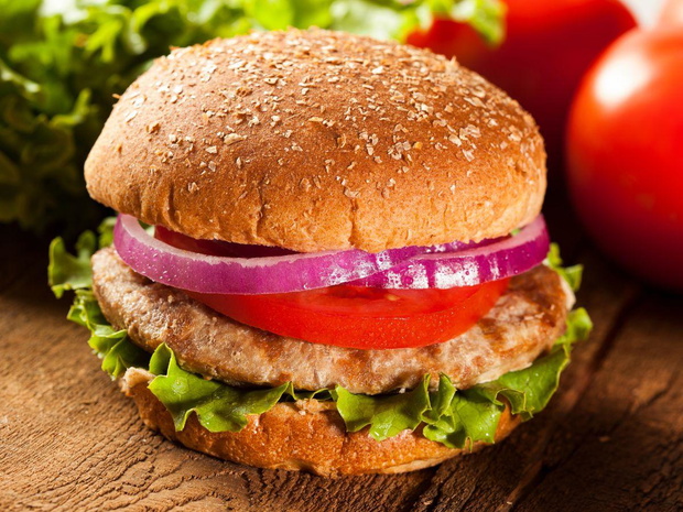 fit-burger-z-kotletem-z-indyka-2508099-4162129