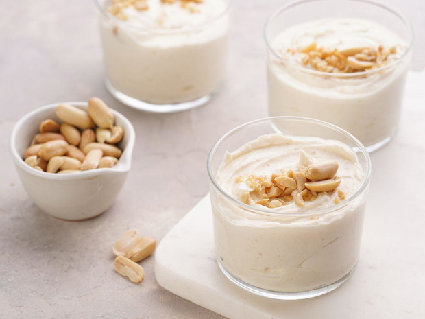 keto-deser-z-mascarpone-smietana-maslem-orzechowym-i-orzechami-2509038-49785bc