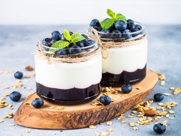 keto-deser-z-mascarpone-galaretka-i-borowkami-2509040-9037900