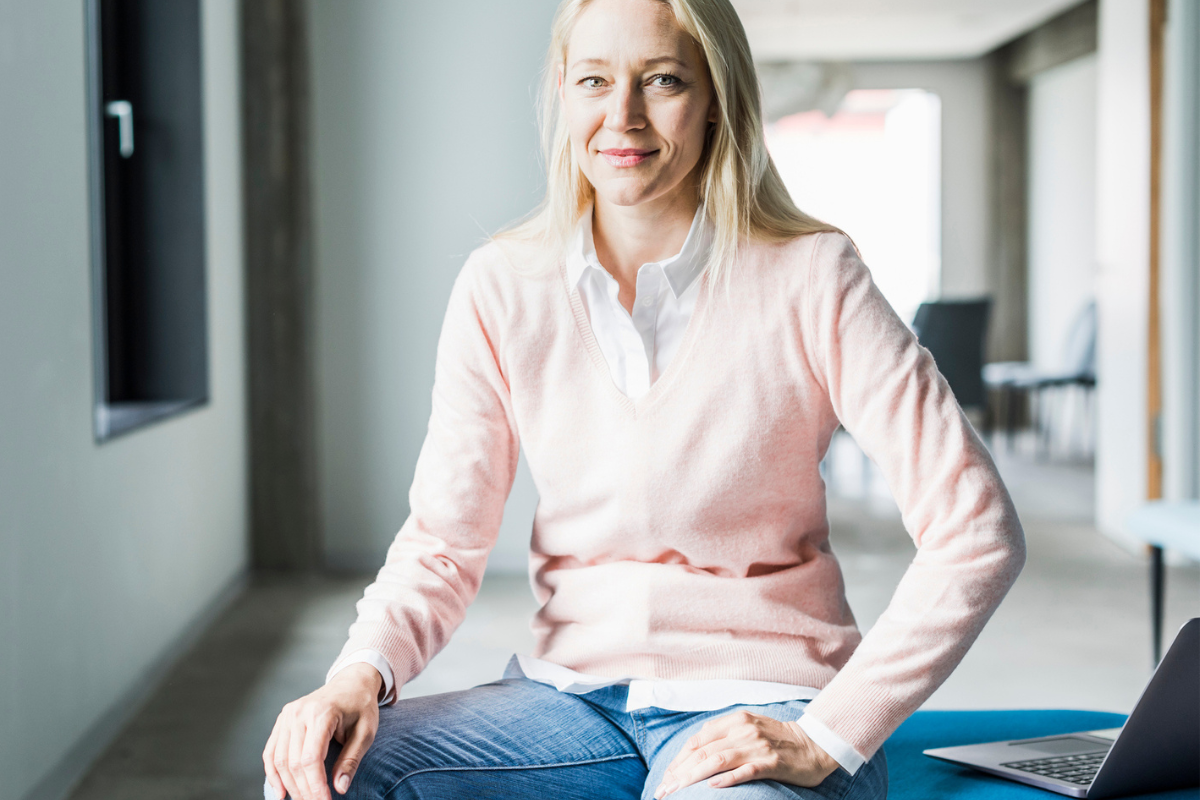 pewna siebie kobieta
