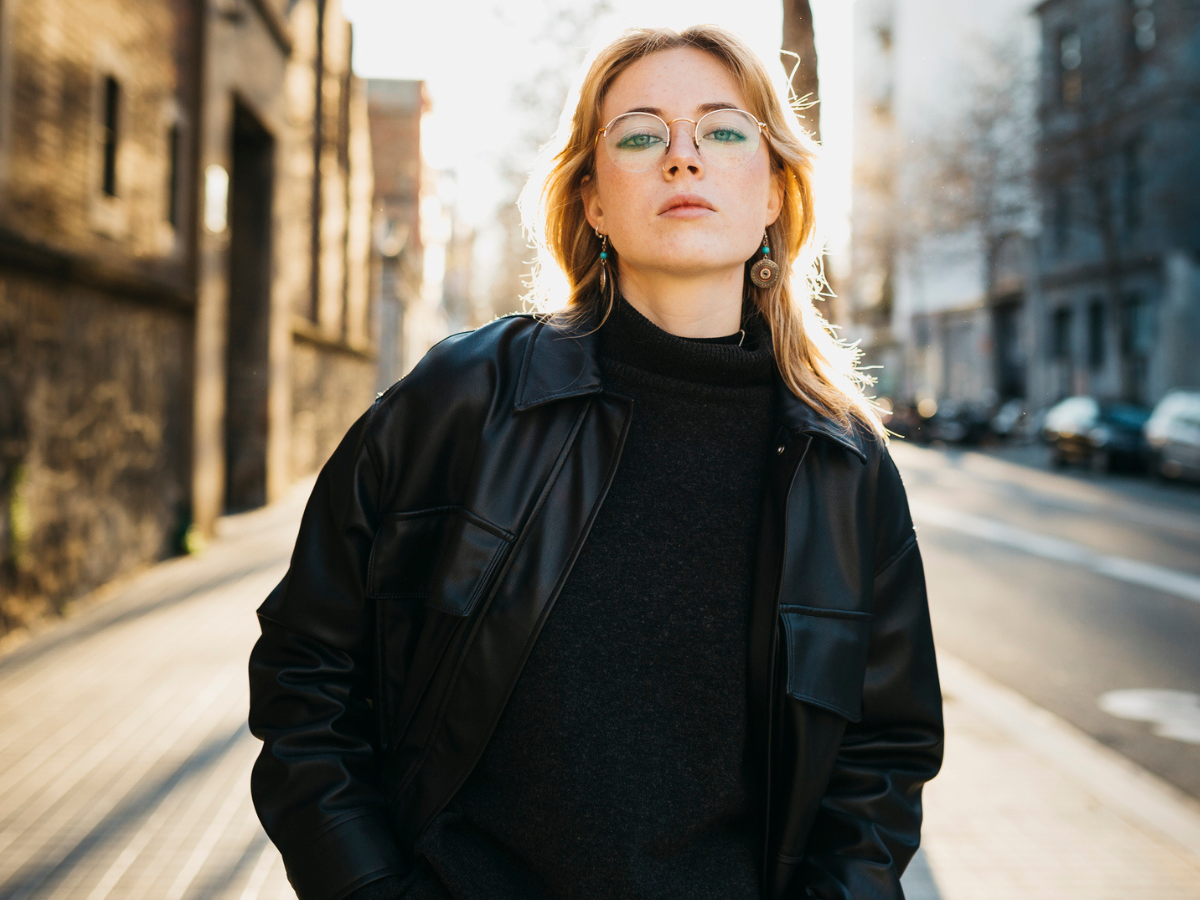 pewna siebie kobieta