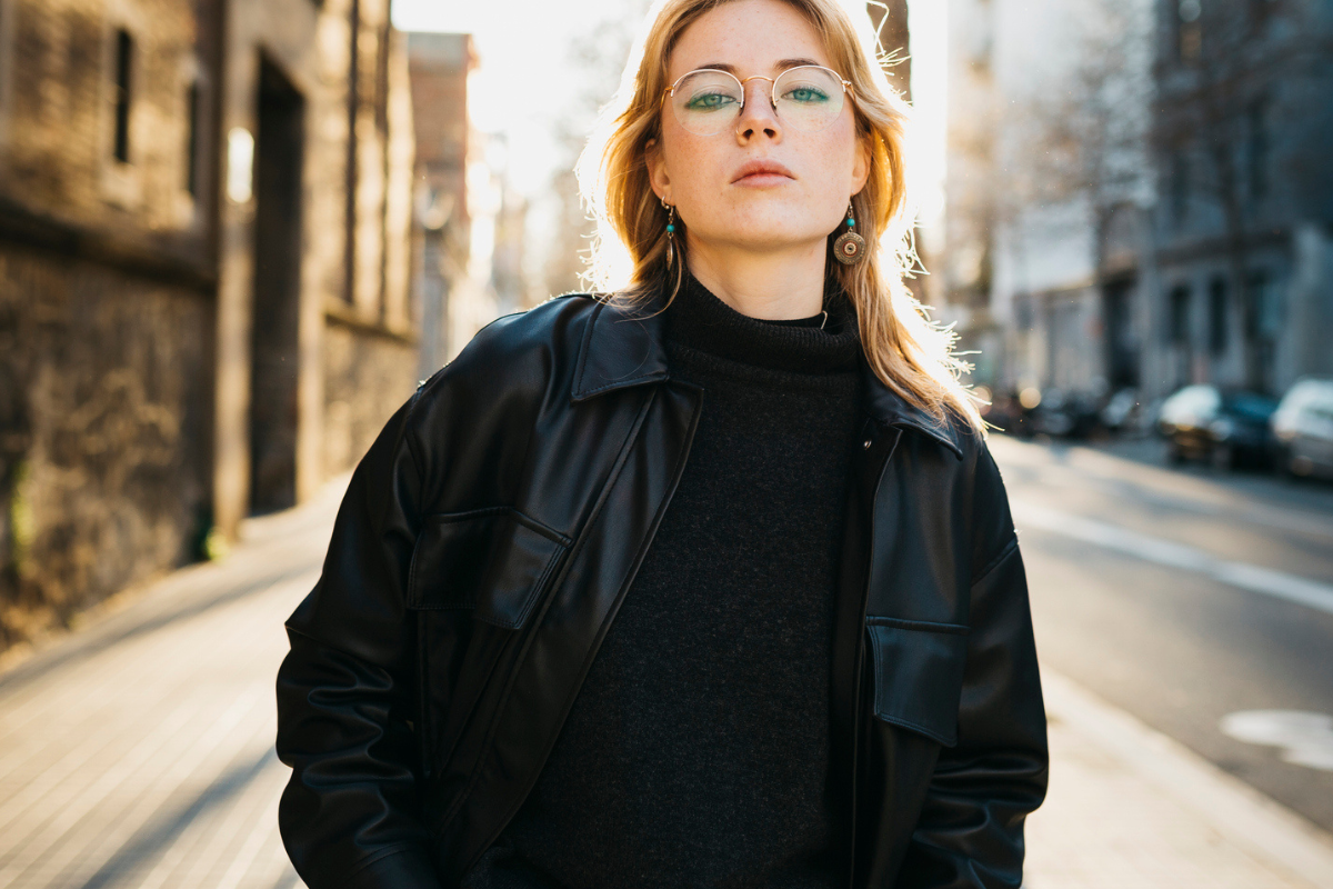 pewna siebie kobieta