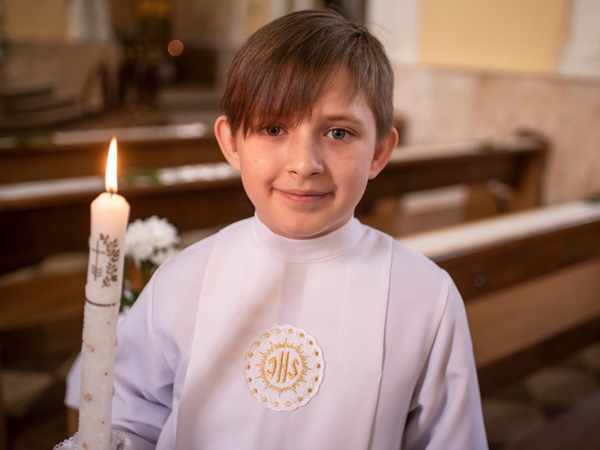chłopiec komunia