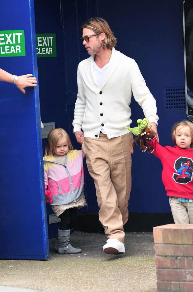 ALLONS1171685Brad-Pitt-kids-Vivienne-i-Knox02-fe9f366
