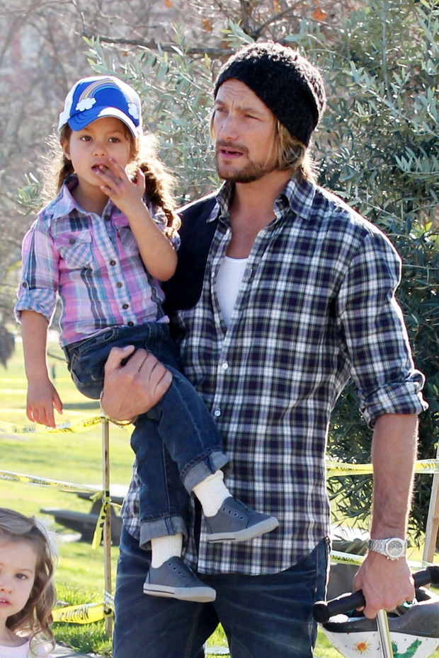 ALLONS1256477Gabriel-Aubry-Daughter-Nahla-06-db83702