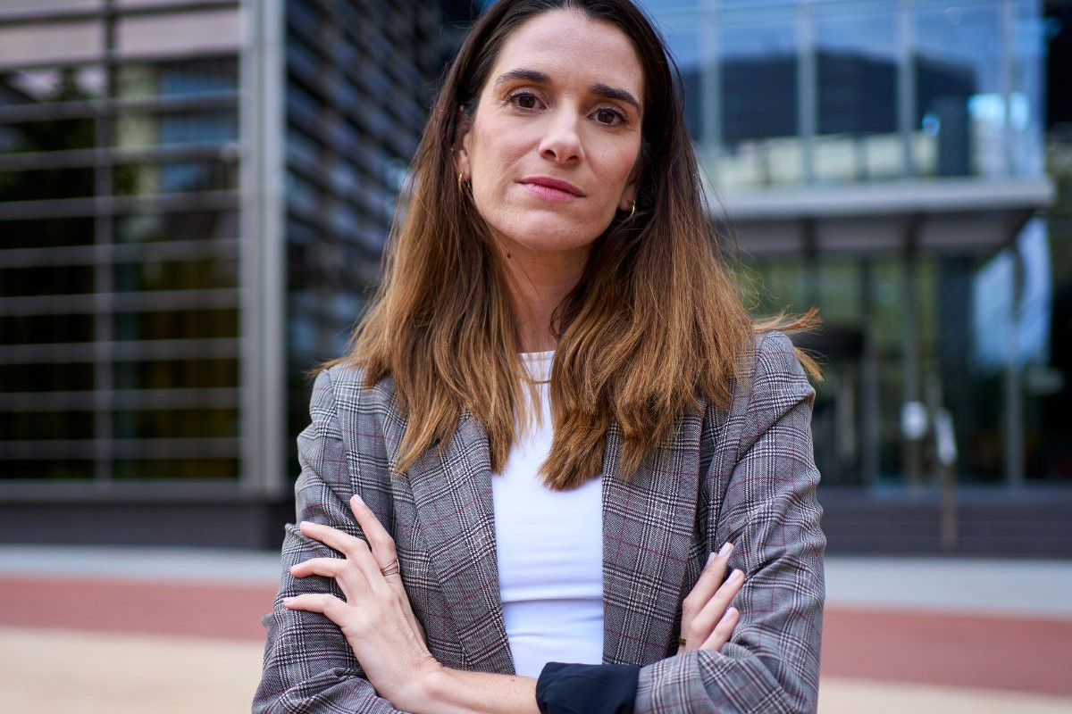 pewna siebie kobieta
