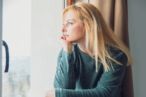 Blondynka w domu