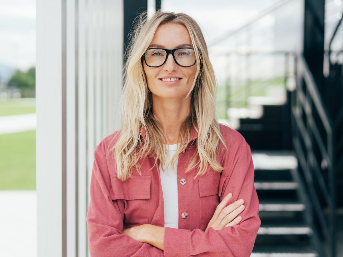 pewna siebie kobieta