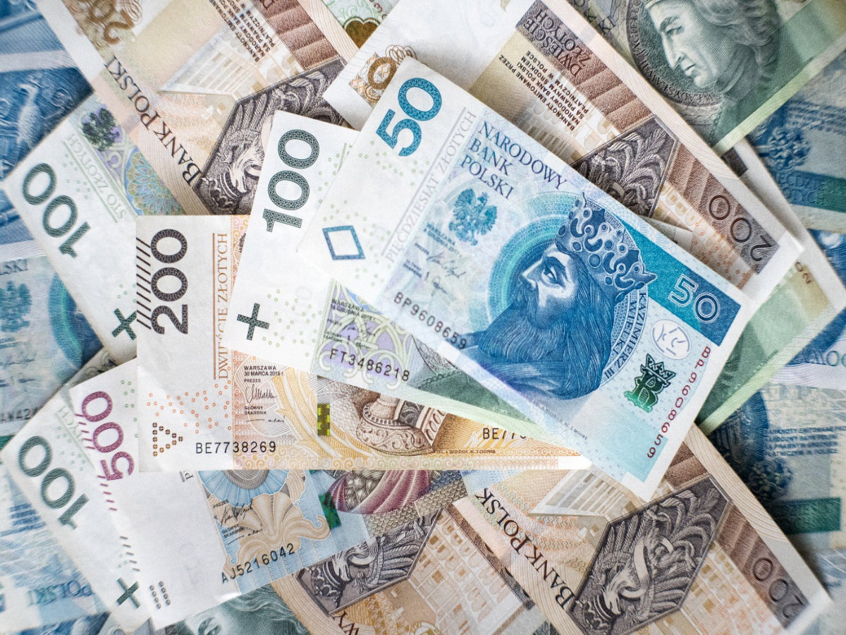 Zwalniani otrzymają teraz więcej pieniędzy. Zmiany od lipca 2024 roku