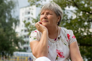 Starsza kobieta
